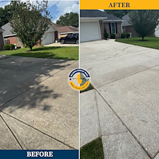 Fantastic-Driveway-Cleaning-and-House-Washing-Project-for-Kim-in-Daphne-AL 0
